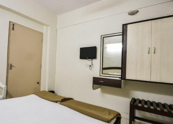 Hotel Maya Deluxe Хидерабад Екстериор снимка