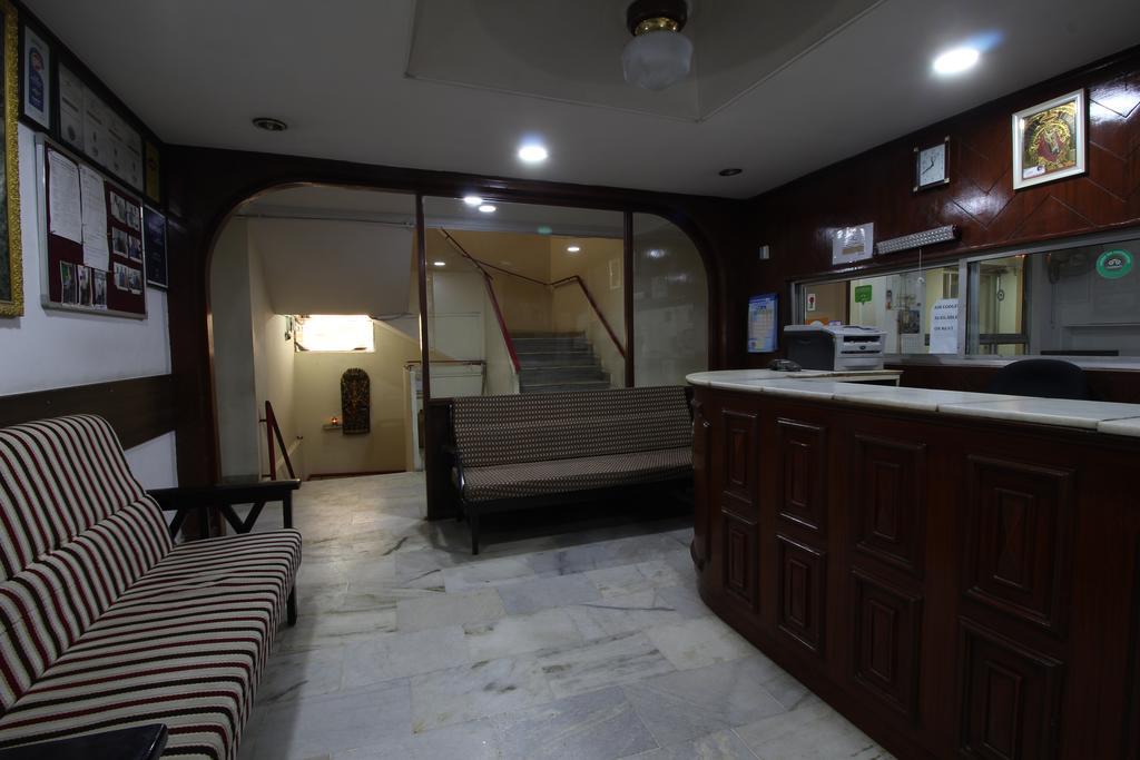 Hotel Maya Deluxe Хидерабад Екстериор снимка